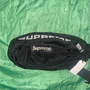 Supreme waist bag small (SS18)
Black